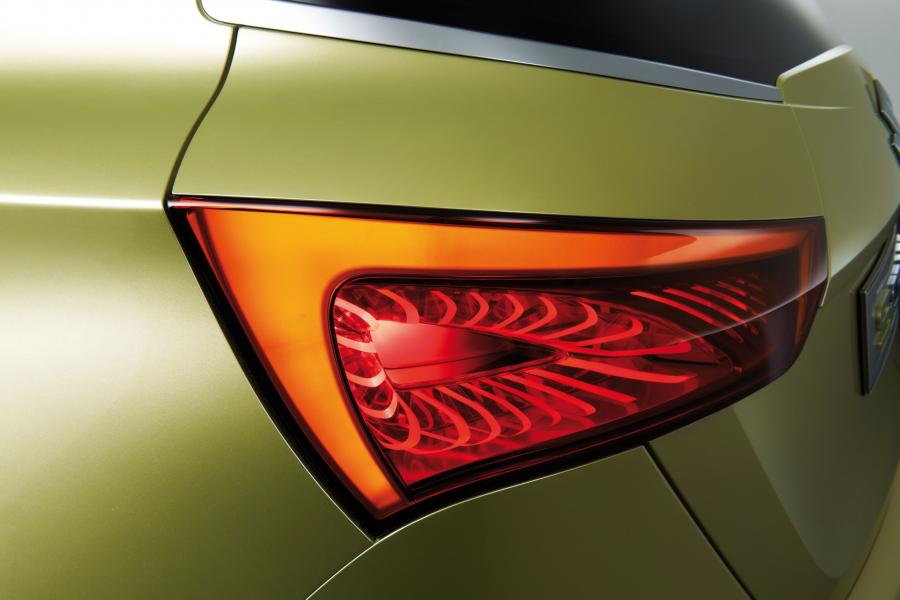  Suzuki S-Cross Concept 2012 года  (фото 5 из 18)
